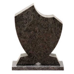 Gravstein modell 13, moderne skjoldform med sokkel